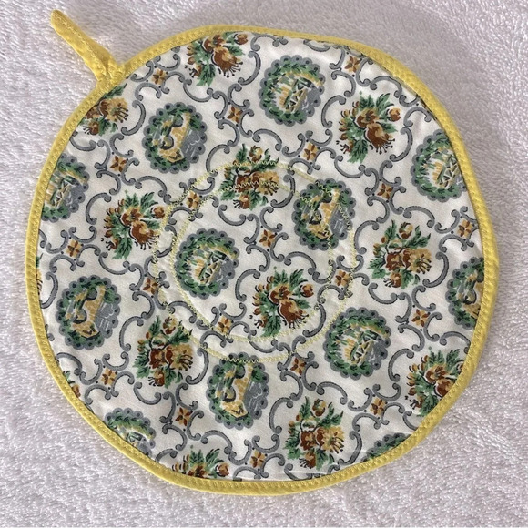Vintage Handmade Round Green Yellow Floral Fabric Pot Holders  Trivets - Picture 4 of 10